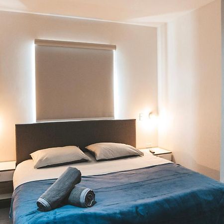 Gray Door Apartments - Adults Only Палм Бийч Екстериор снимка