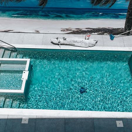 Gray Door Apartments - Adults Only Палм Бийч Екстериор снимка