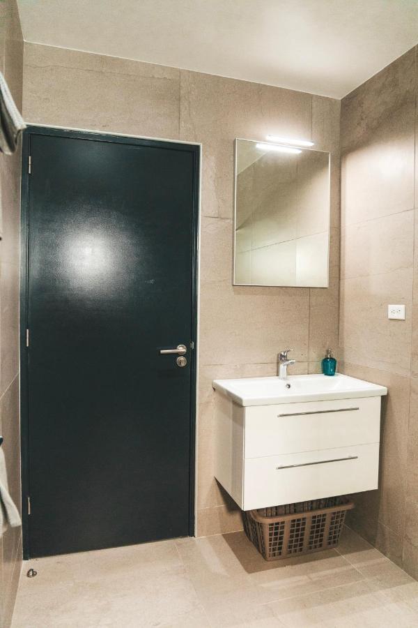 Gray Door Apartments - Adults Only Палм Бийч Екстериор снимка