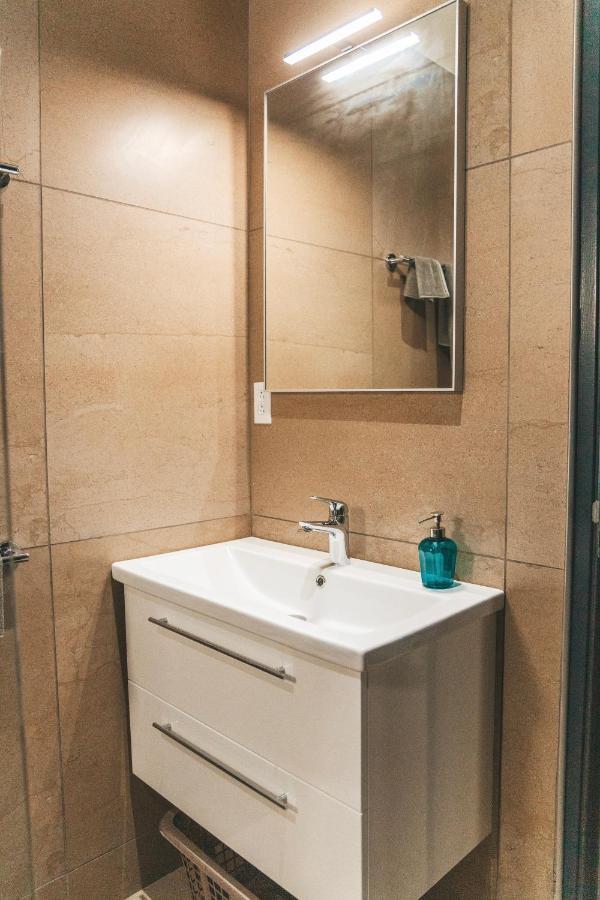 Gray Door Apartments - Adults Only Палм Бийч Екстериор снимка
