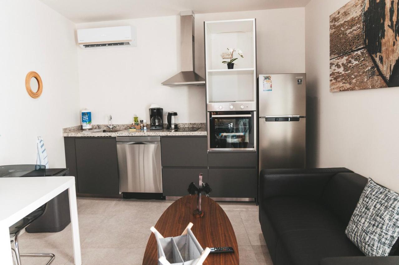 Gray Door Apartments - Adults Only Палм Бийч Екстериор снимка