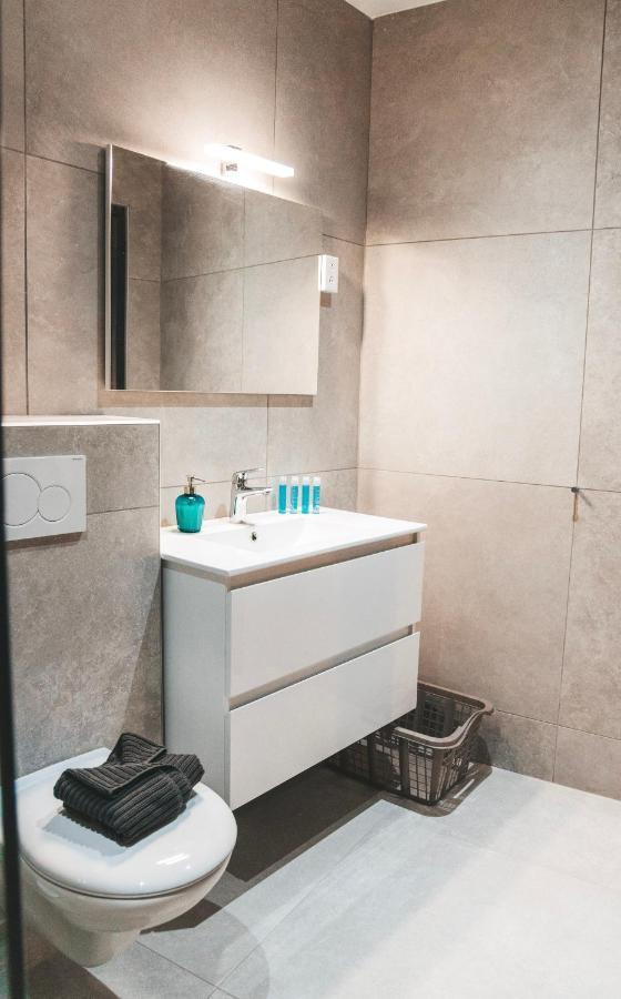Gray Door Apartments - Adults Only Палм Бийч Екстериор снимка