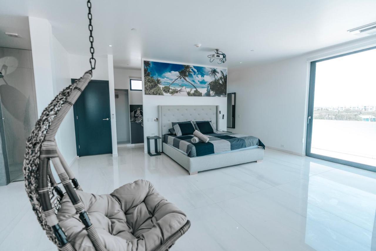 Gray Door Apartments - Adults Only Палм Бийч Екстериор снимка