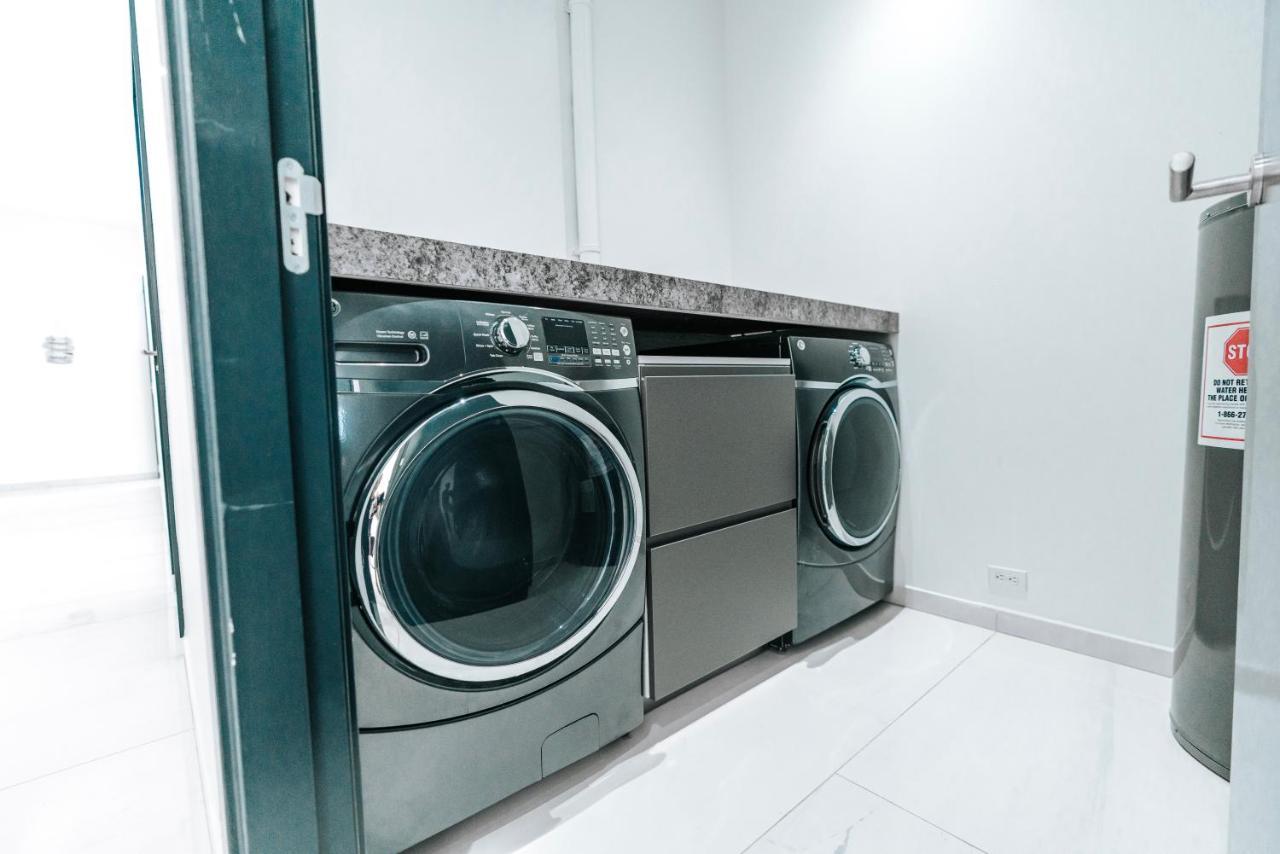 Gray Door Apartments - Adults Only Палм Бийч Екстериор снимка