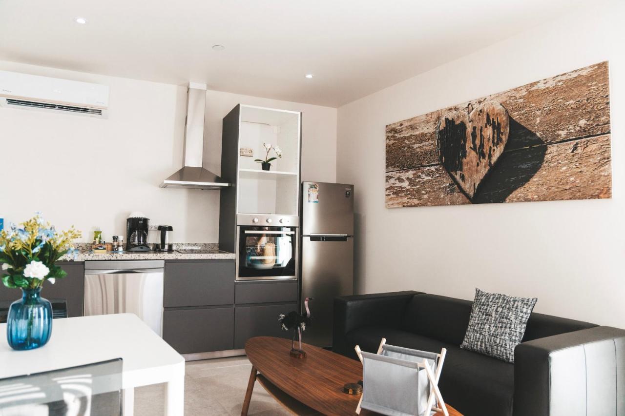 Gray Door Apartments - Adults Only Палм Бийч Екстериор снимка